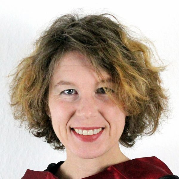 File:Sabine Hossenfelder.jpg